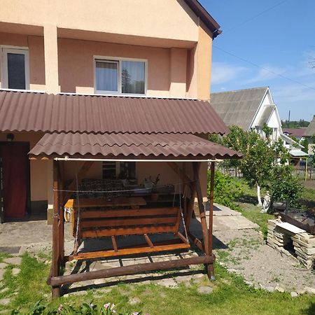 Guest House Cherepaha Kamjanez-Podilskyj Exterior foto