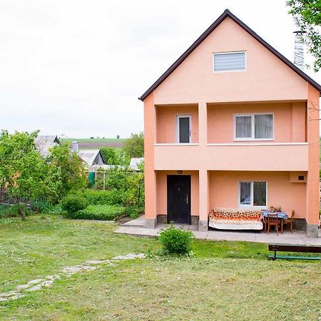 Guest House Cherepaha Kamjanez-Podilskyj Exterior foto