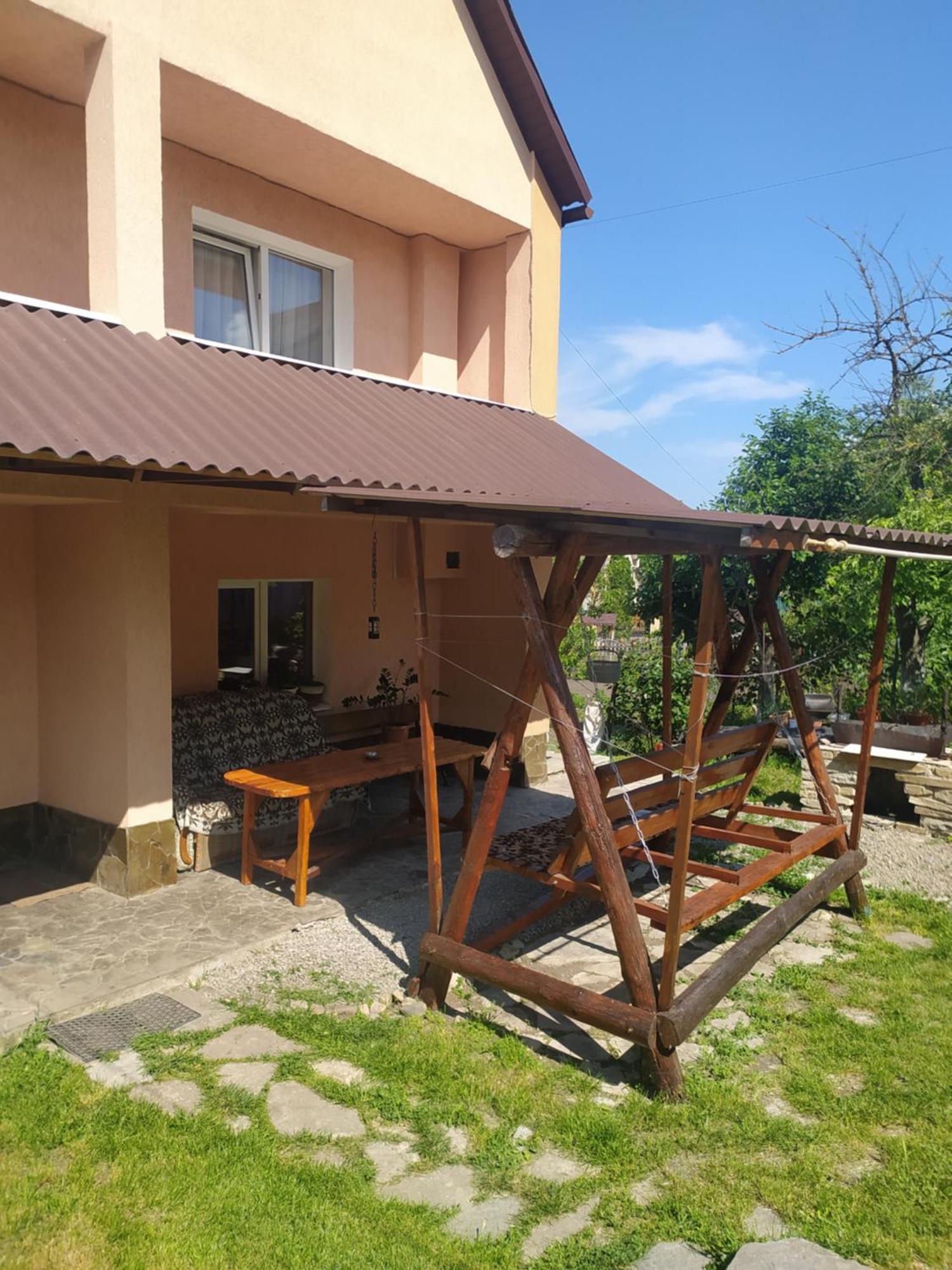 Guest House Cherepaha Kamjanez-Podilskyj Exterior foto